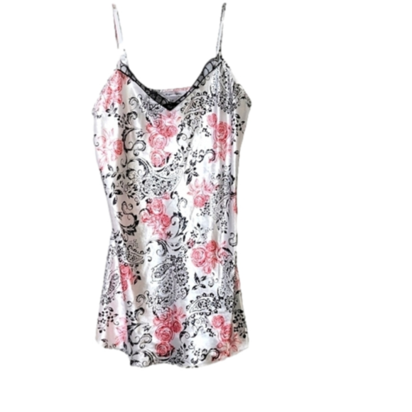 Morgan Taylor Other - MORGAN TAYLOR Intimates chemise, Medium